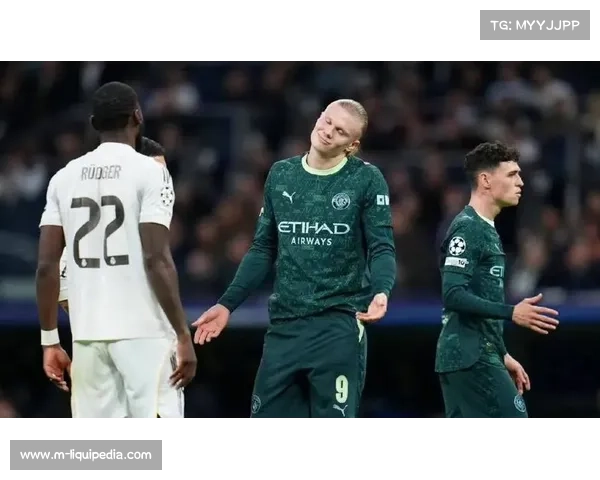 都灵球迷抗议裁判判罚，点球争议成焦点